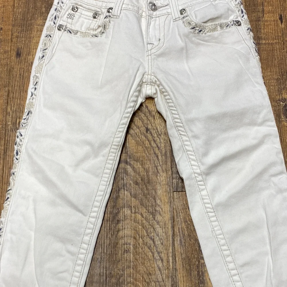 Miss Me‎ size 25 white capris Jeans with embroidery embellished pockets stretch - Picture 3 of 14
